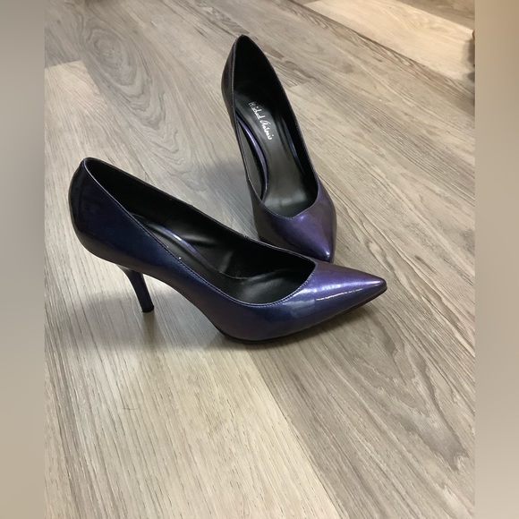 Michael Antonio Pumps - Picture 3 of 3